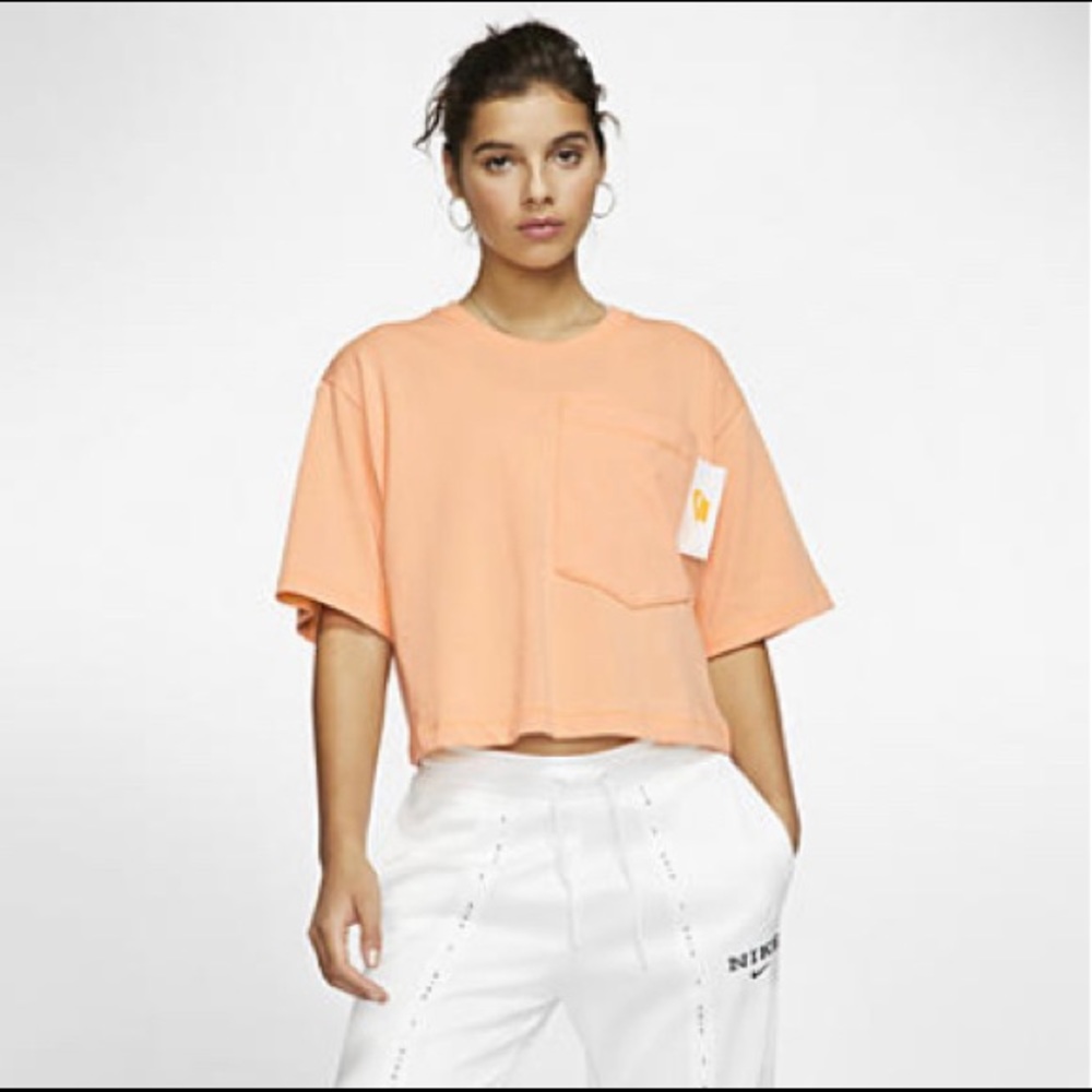 NIKE CROPPED TEE